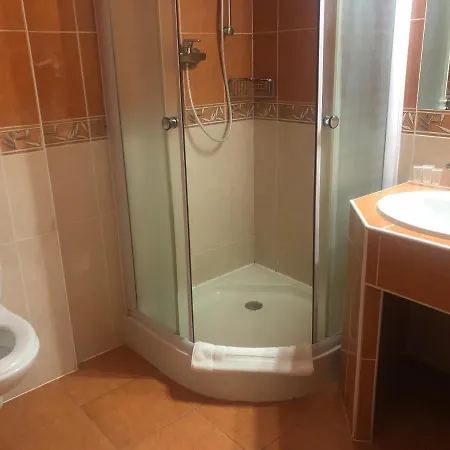 Student House Apartahotel