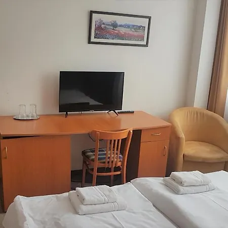 Student House Apartahotel *