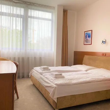 Student House Apart-hotel *