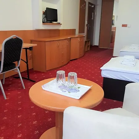 Student House Apartahotel *