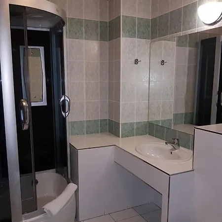 Student House Apartahotel