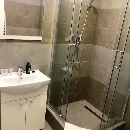 Student House Apartahotel